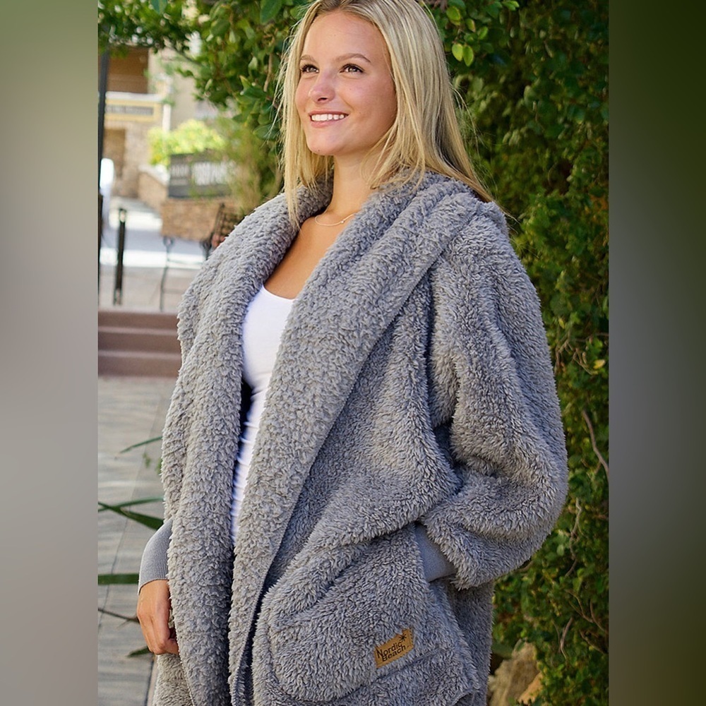 Nordic Beach Body Wrap- Grey Kitten One Size comfy warm fluffy sherpa‎ campfire